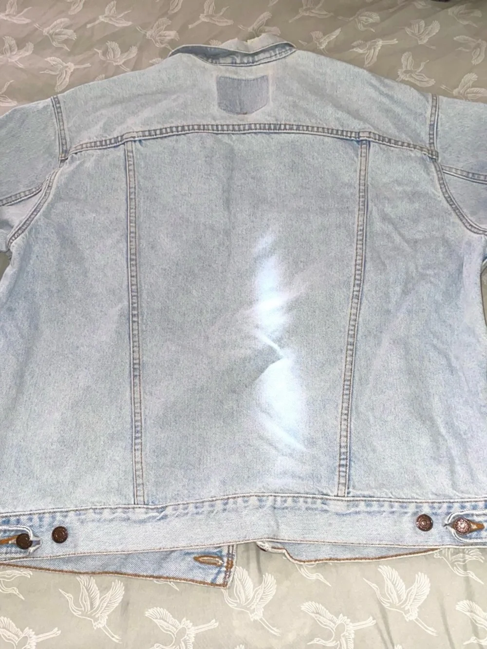 Levi’s Light Wash Denim Jacket - Picture 7 of 7